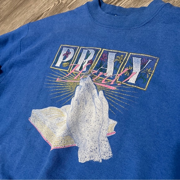 Vintage Praying Hands Pray Hard Sweater Size XL Unisex Christian Jesus - Picture 2 of 3